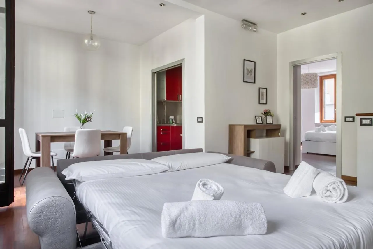 Joivy Tasteful Flat With Balcony Apartment Milan