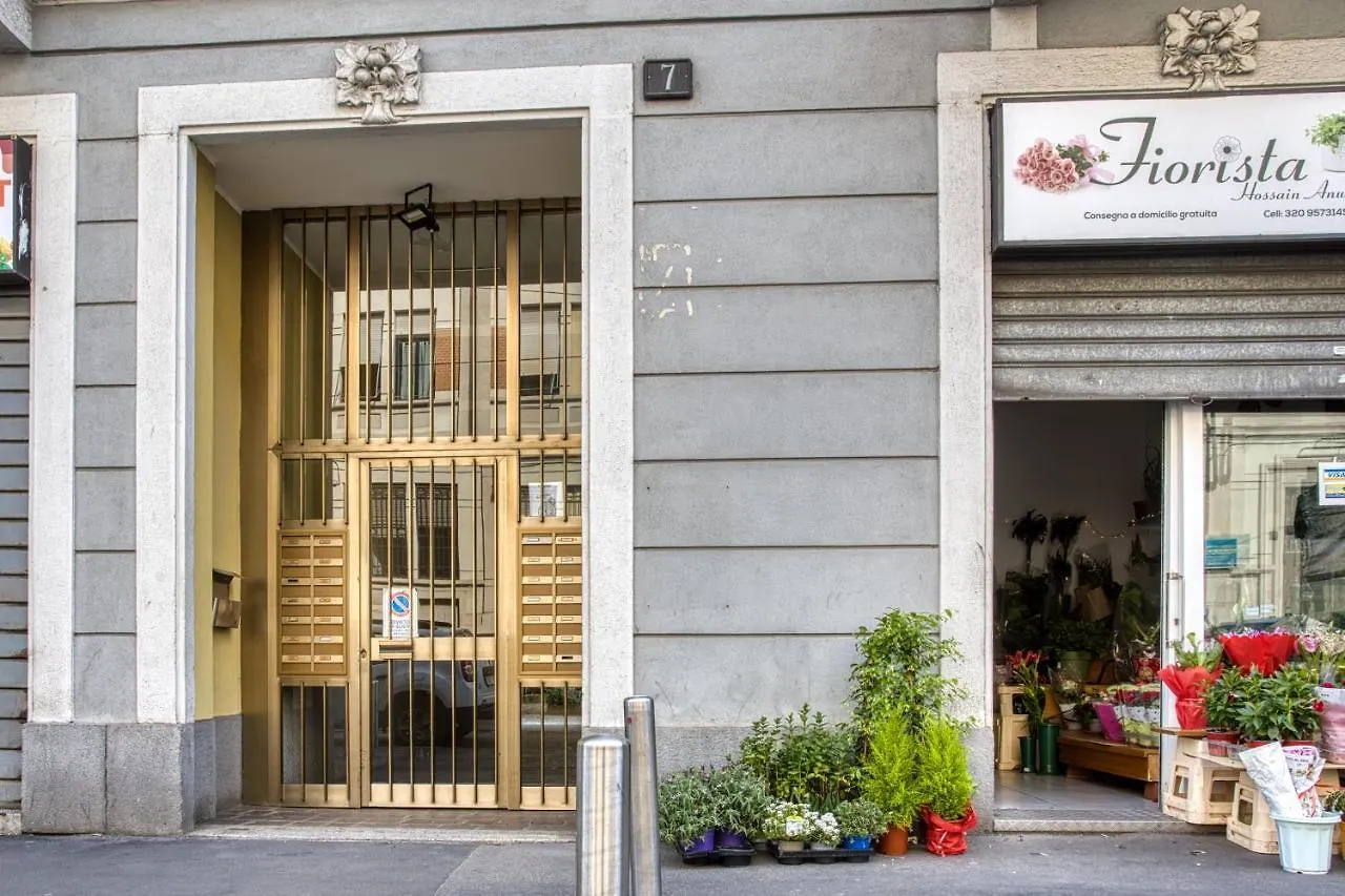 Joivy Tasteful Flat With Balcony Apartment Milan